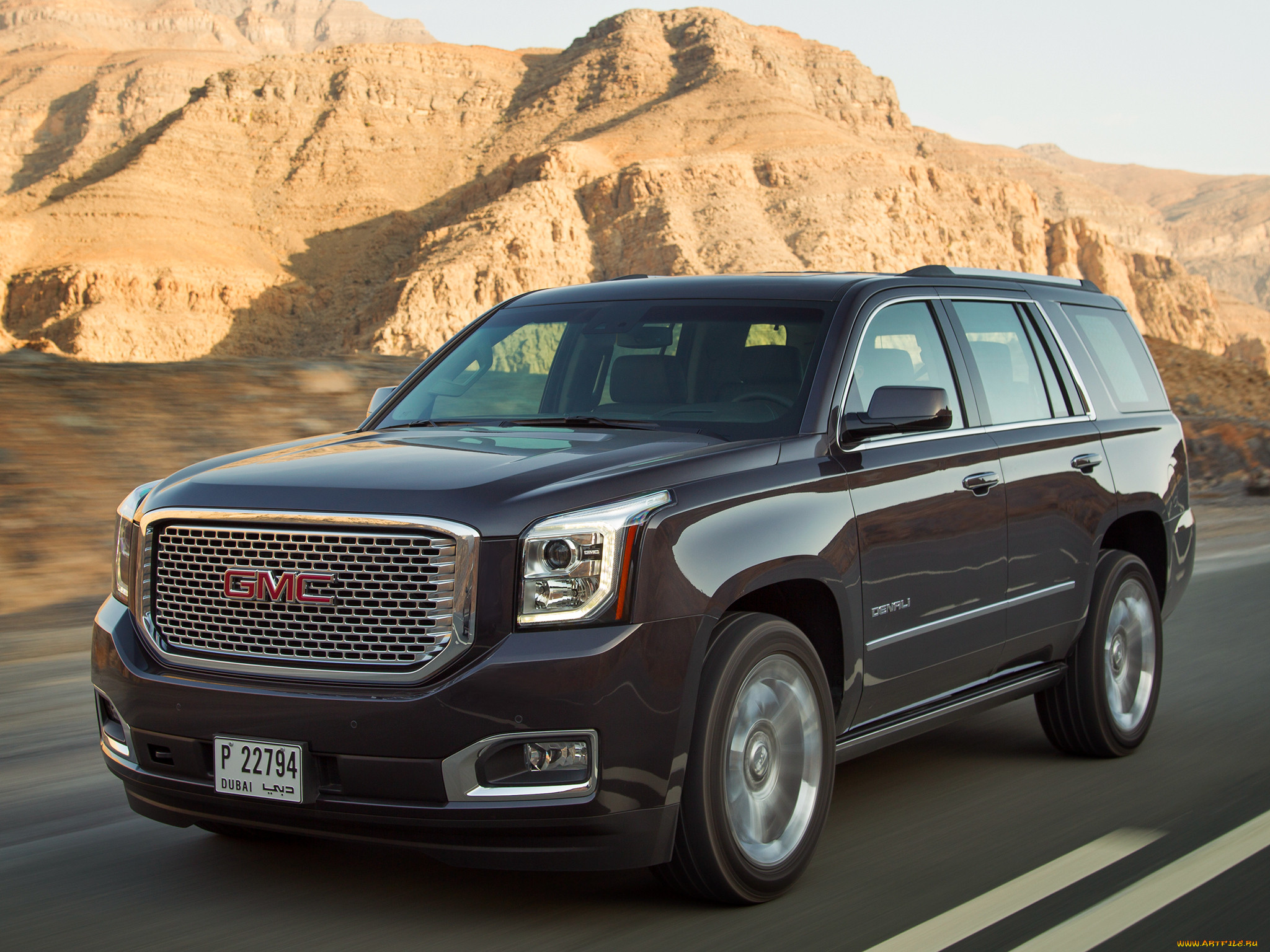 Большие американские внедорожники. GMC Yukon 2014. Машина GMC Юкон. GMC Yukon Denali 2014. Американский джип GMC.